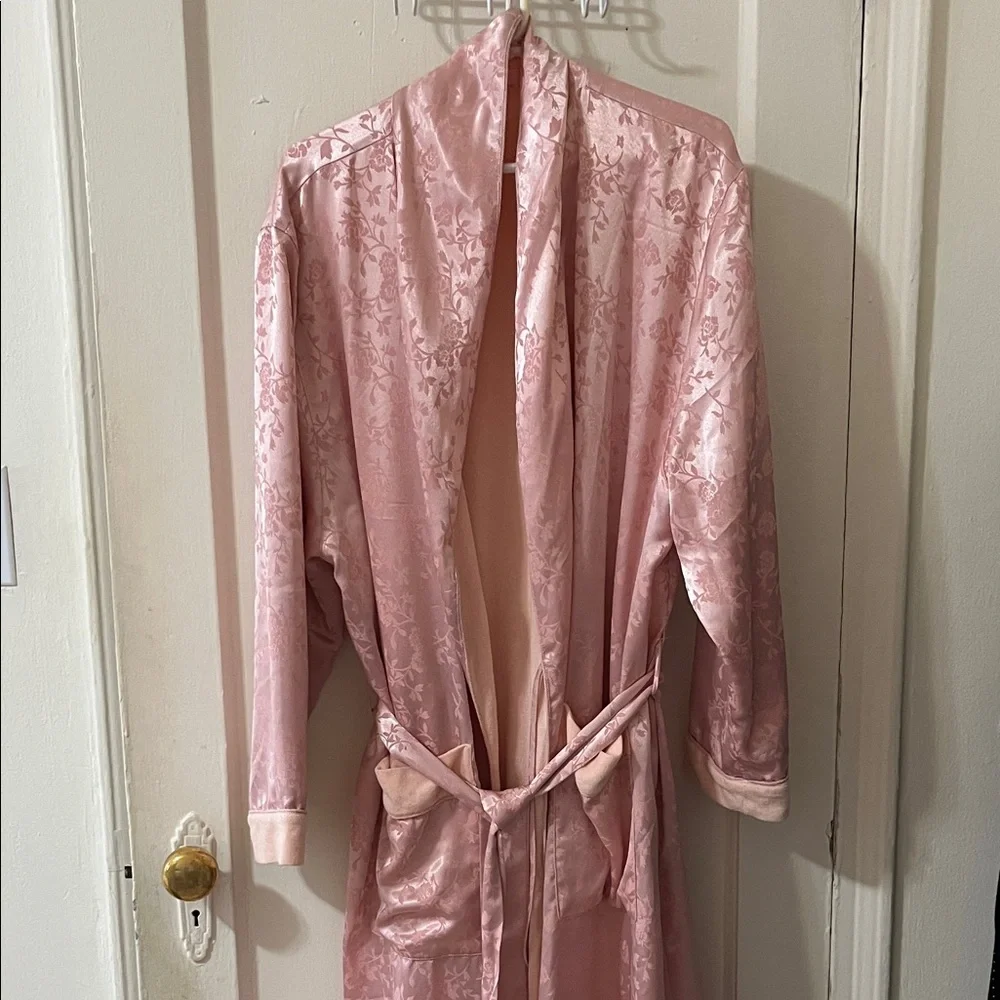 Victoria's Secret Pink Satin Floral Robe - Picture 1 of 10